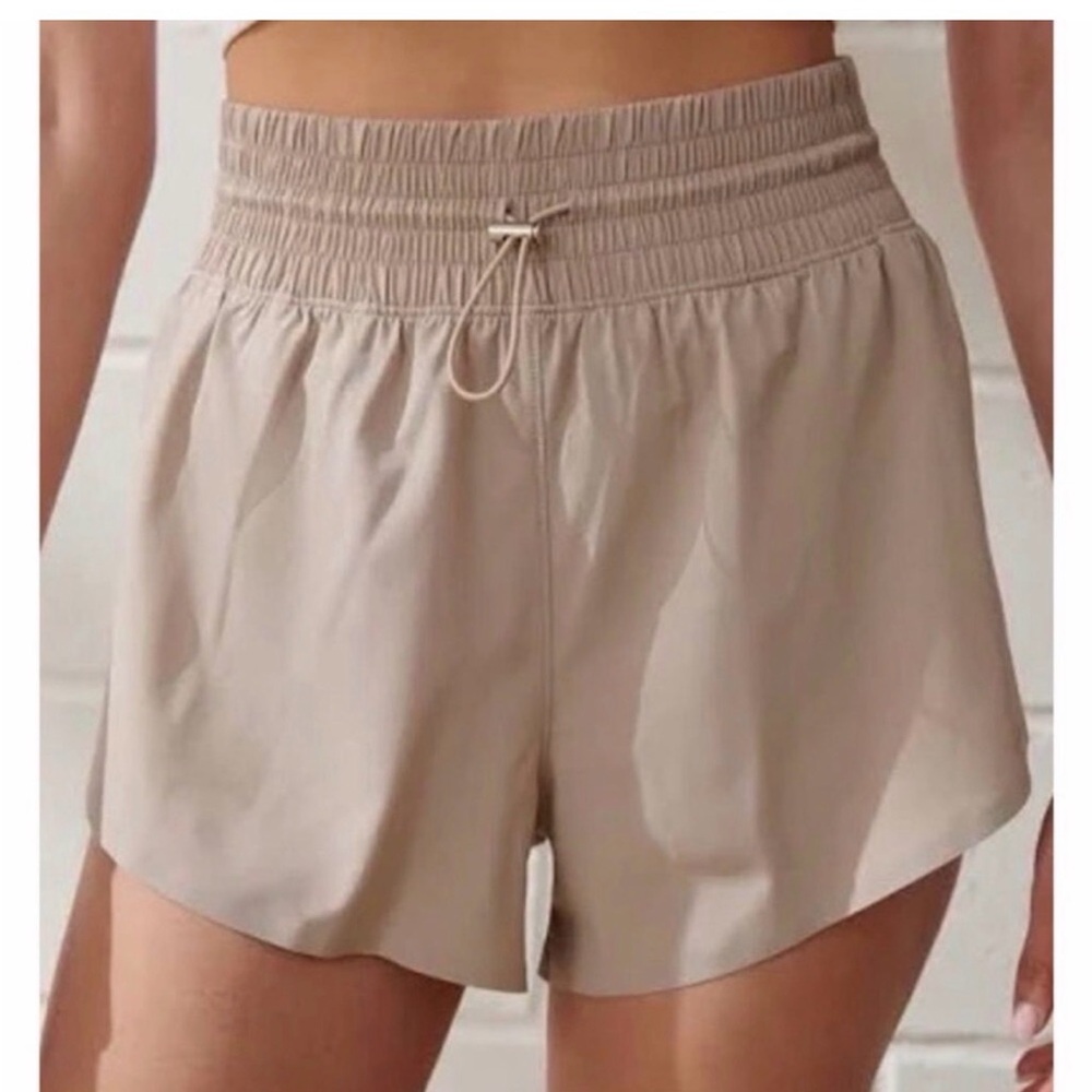 New ULTRA HIGH RISE
YPB motionTEK
Lined Flyaway Short
